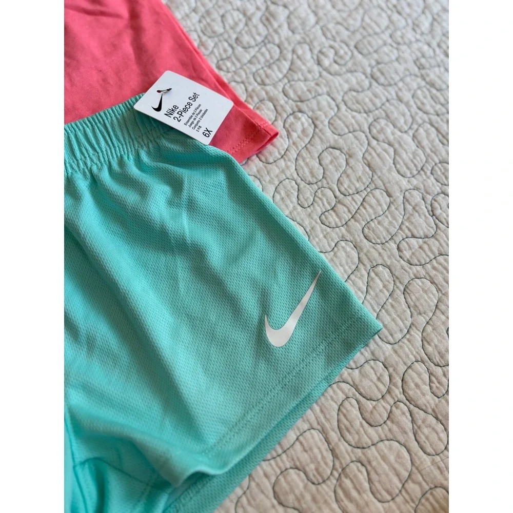 Nike Girls 2-Piece Set Pink Heart Graphic Tee Teal Mesh Shorts Size 6X - Picture 2 of 4